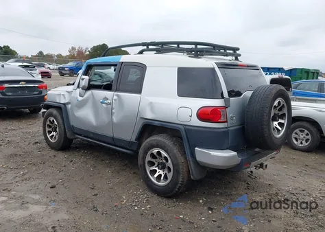 2007 Toyota Fj Cruiser z USA, uszkodzony, nr VIN JTEZU11F470008354